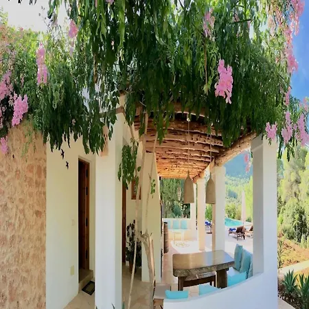 With Private Pool Holiday home